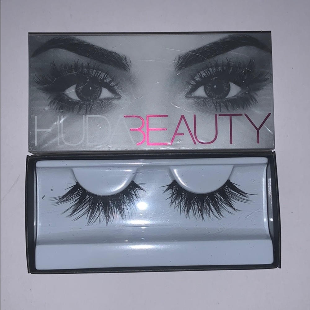 Huda Beauty Flase Eyelashes - Scarlett #8
